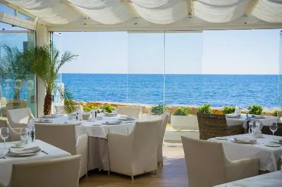 Besaya Beach - €€€€ – La Maison Banus
